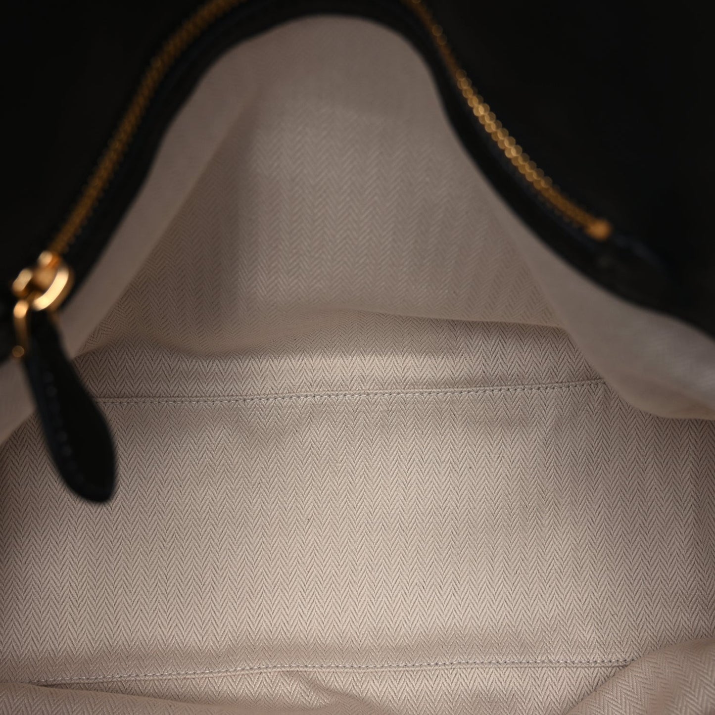 Nappa Medium Aventure Bag  Black