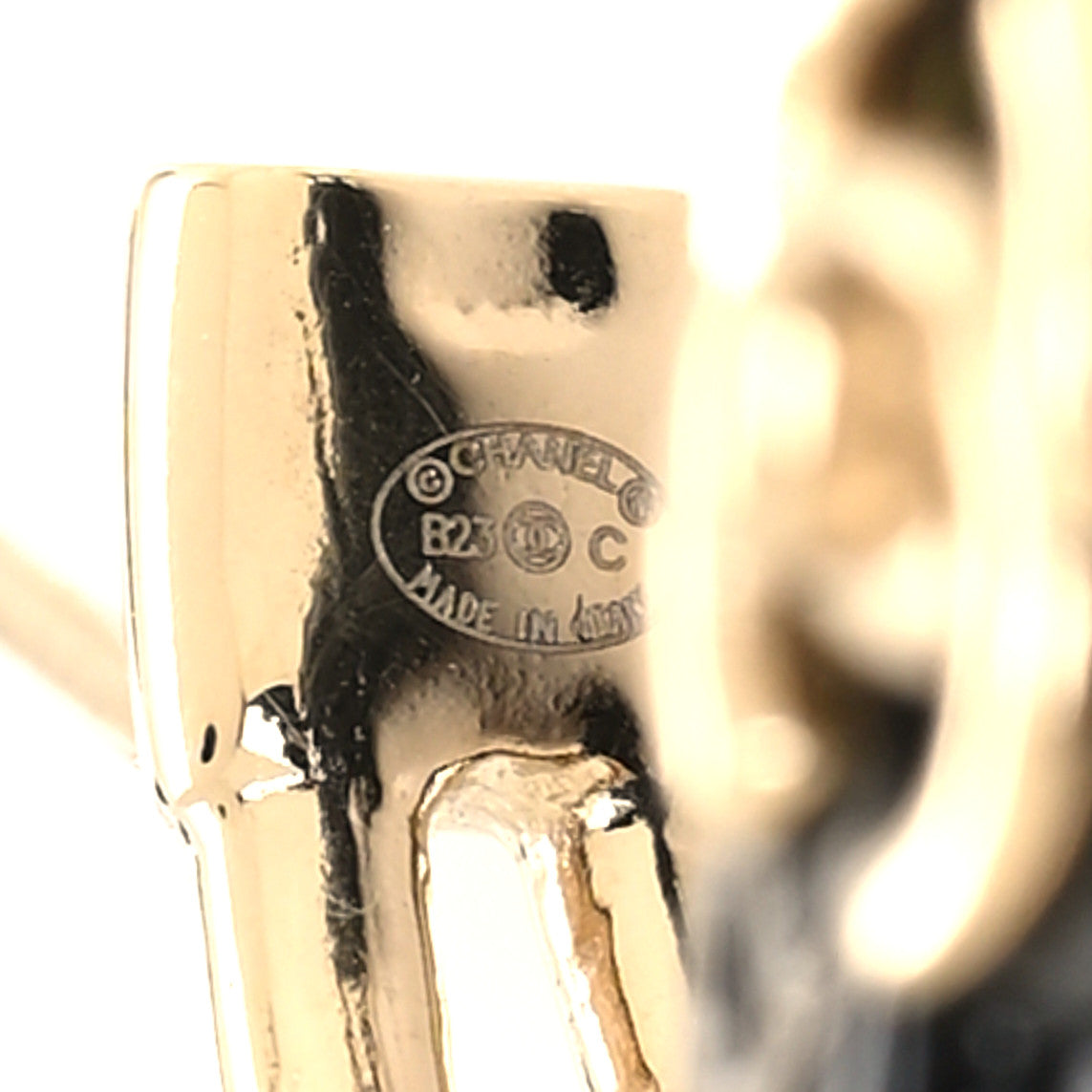 Metal Resin Quilted Flap Bag Hoop Earrings Black Gold