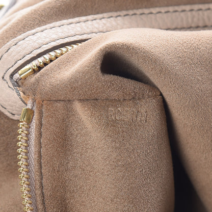 Louis Vuitton Mahina L Sandy 7 of 9