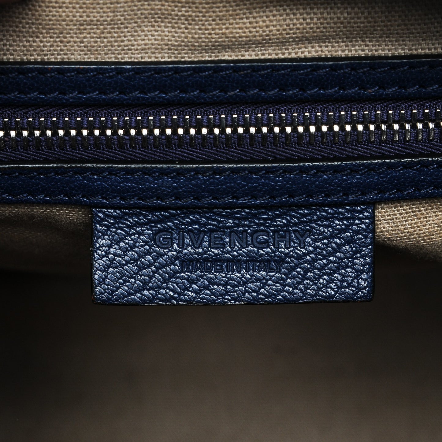 Sugar Goatskin Medium Antigona Night Blue