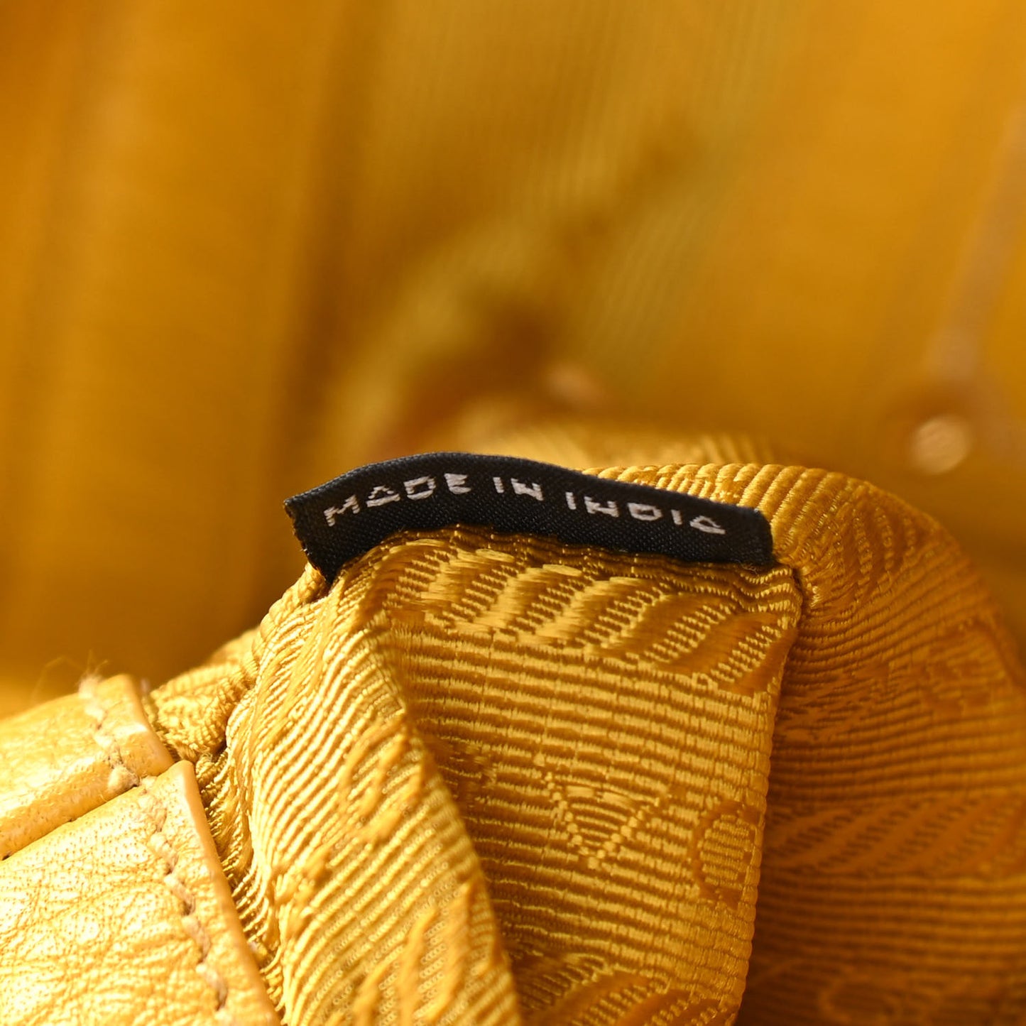 Vitello Daino Tote Mimosa