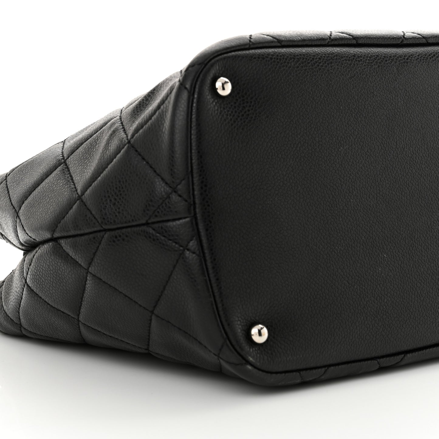 Caviar Quilted CC Timeless Soft Tote Black