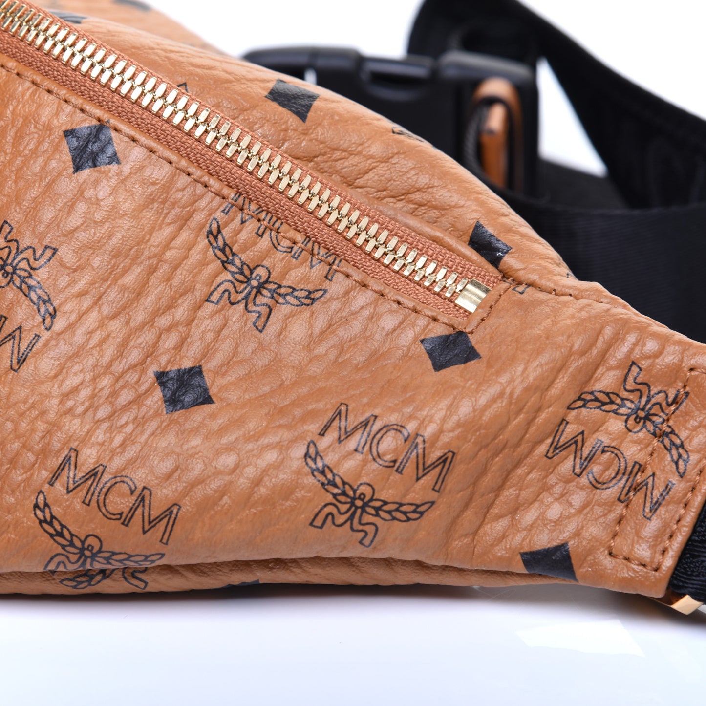 Visetos Small Fusten Belt Bag Cognac