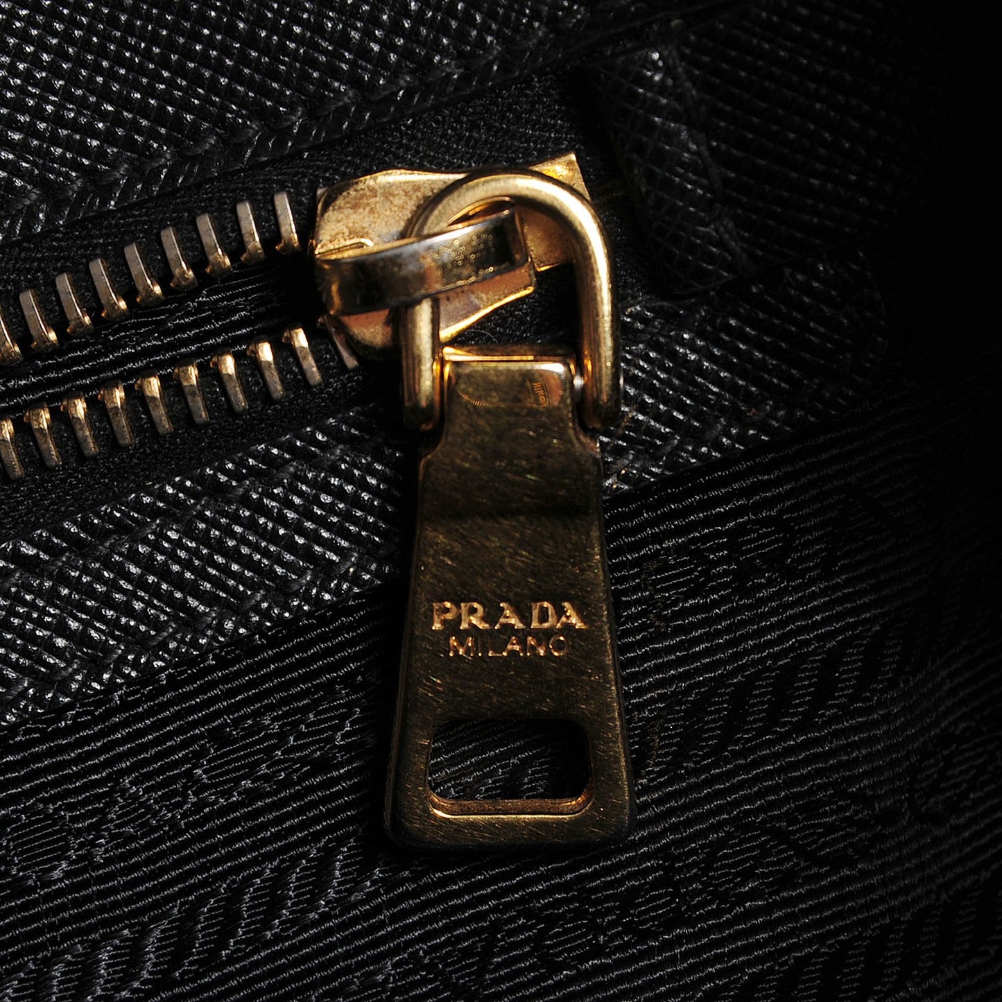 Saffiano Large Galleria Double Zip Tote Black