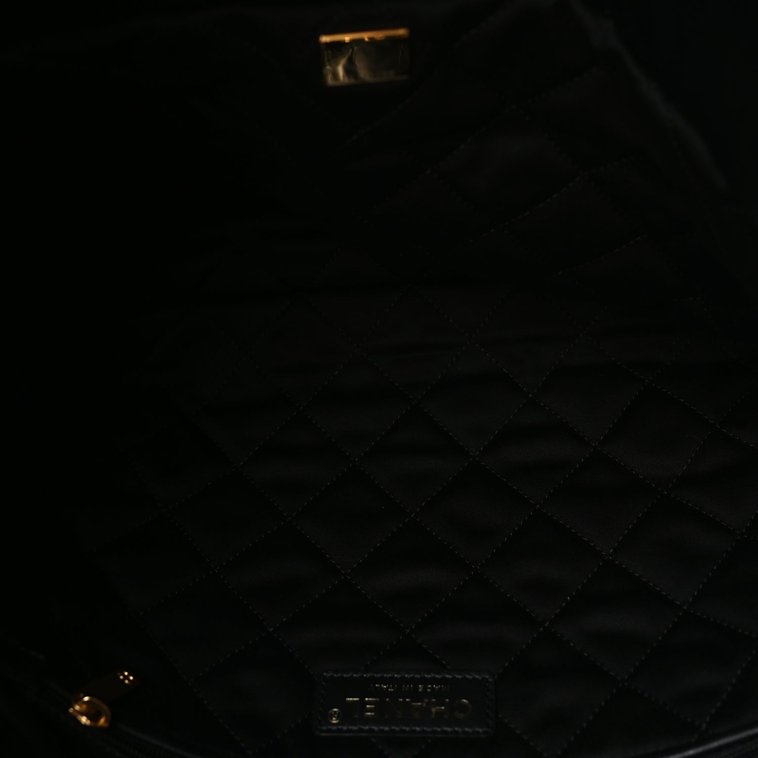 Chanel Shiny Calfskin Quilted 22 Black 4 of 9