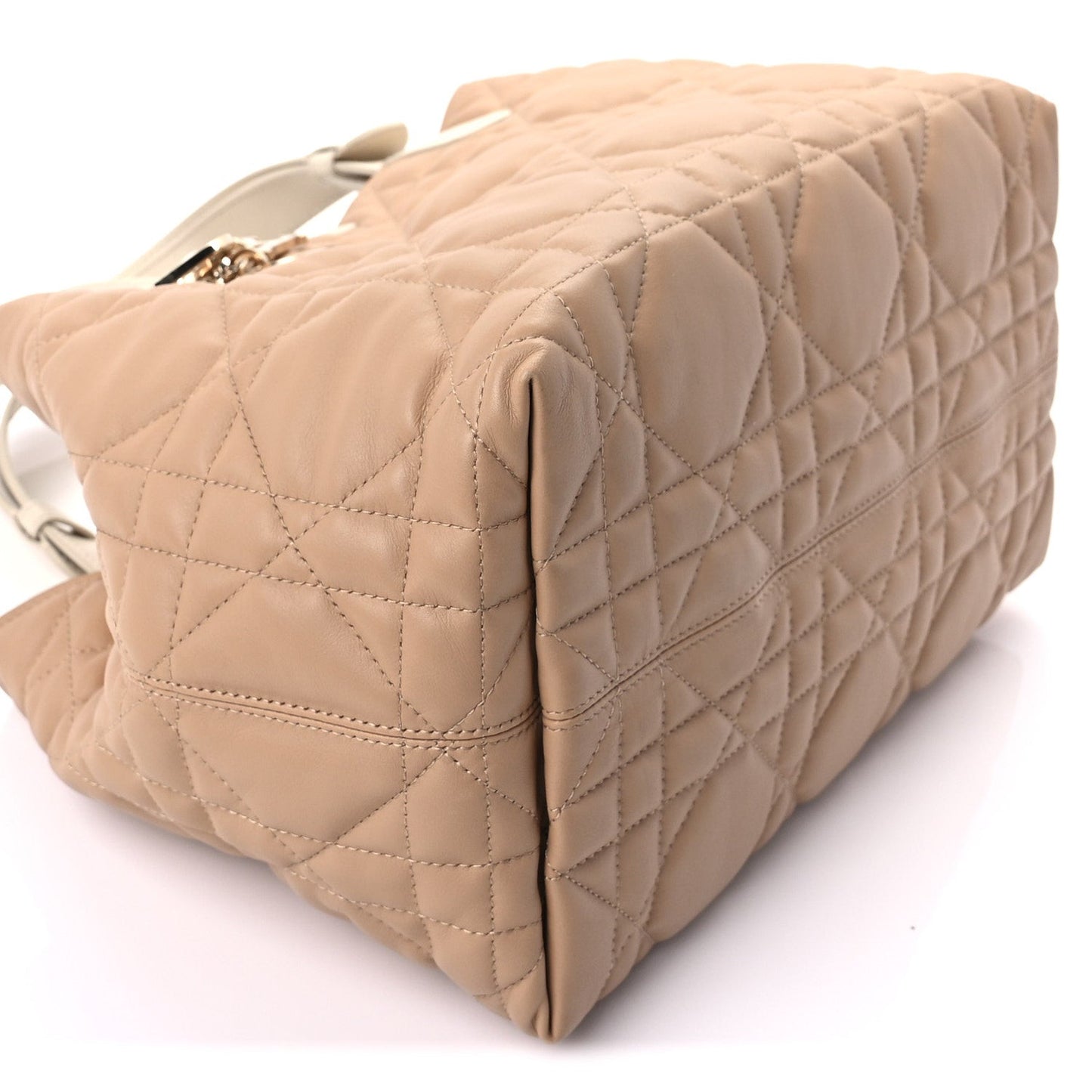 Calfskin Macrocannage Medium Toujours Biscuit Trench Beige