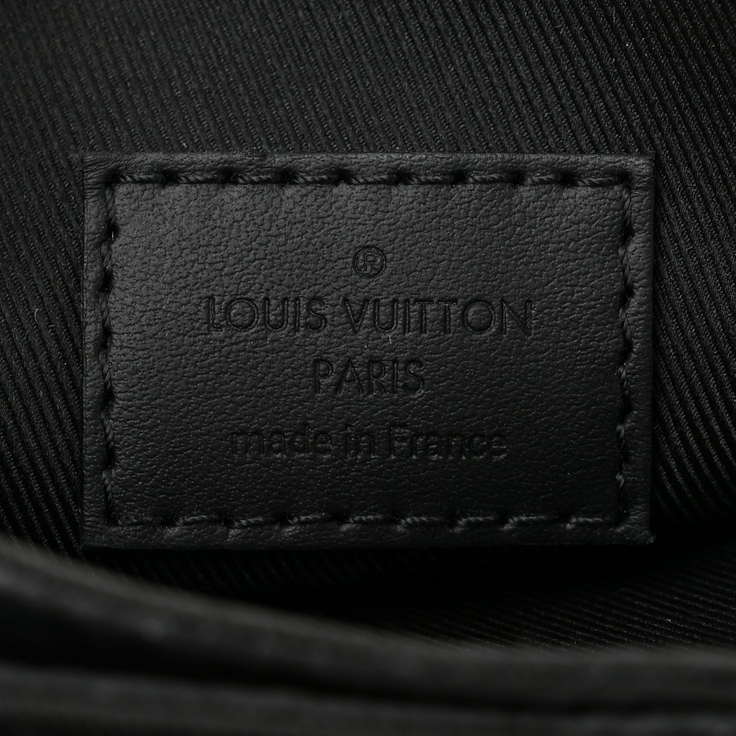 Taurillon Monogram S Lock Wearable Wallet Black