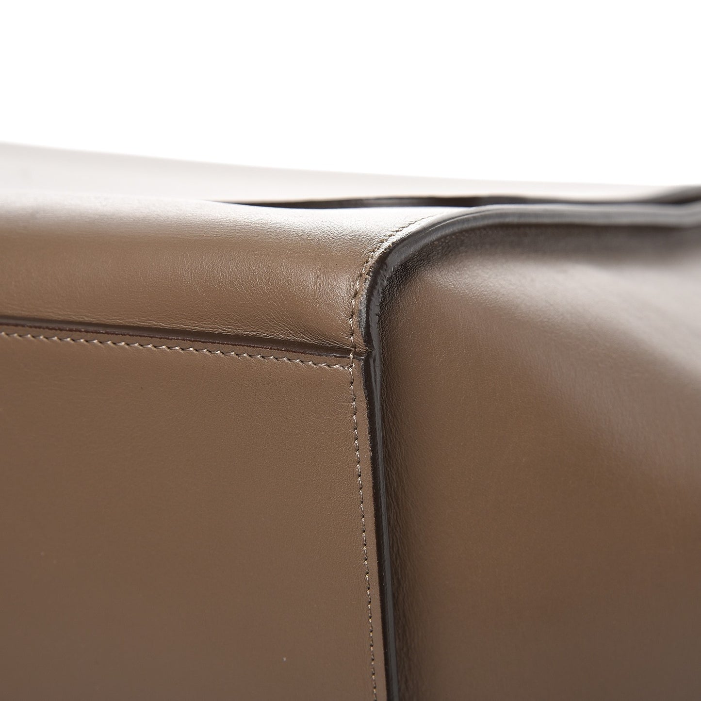 Smooth Calfskin Medium Trapeze Taupe