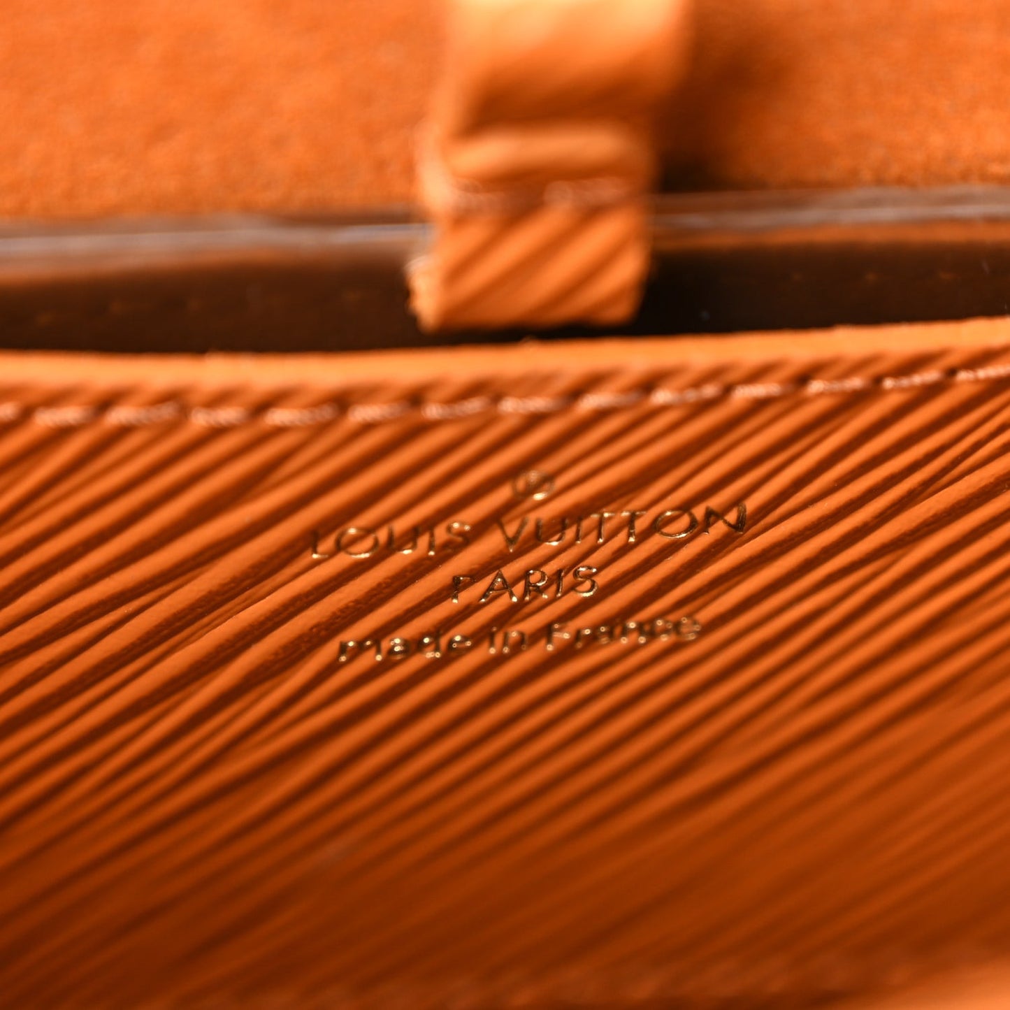 Epi Twist Shoulder Bag MM Gold Miel