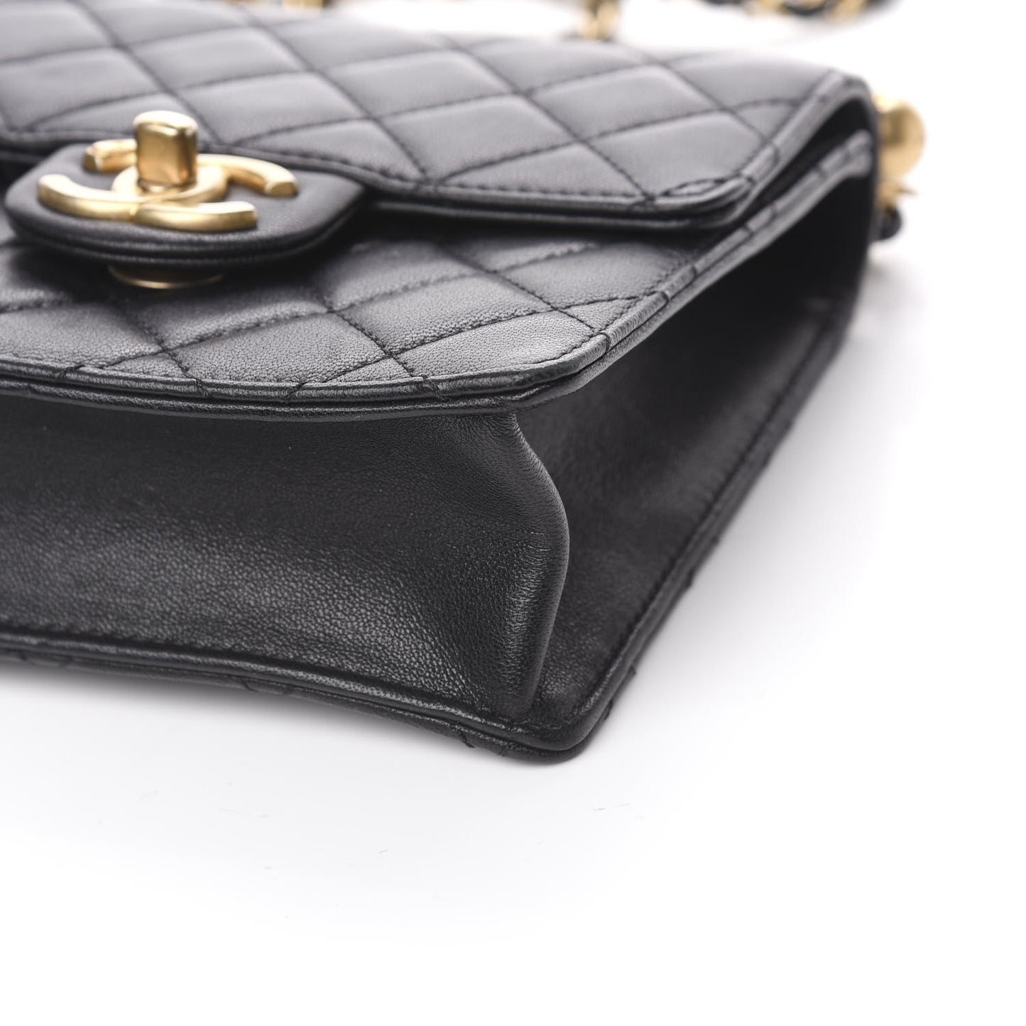 Lambskin Quilted Chic Pearls Flap Black