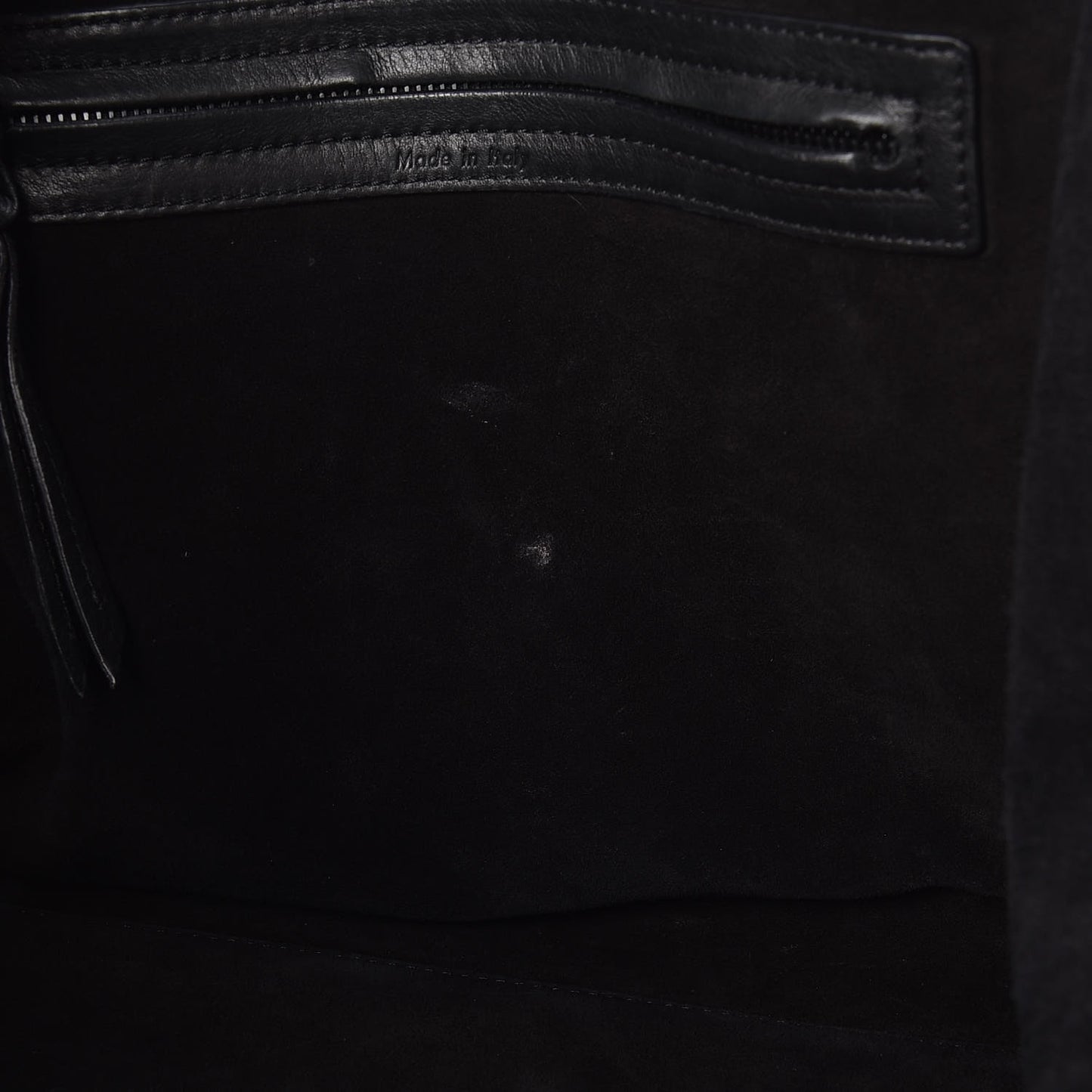 Smooth Calfskin Medium Phantom Luggage Black