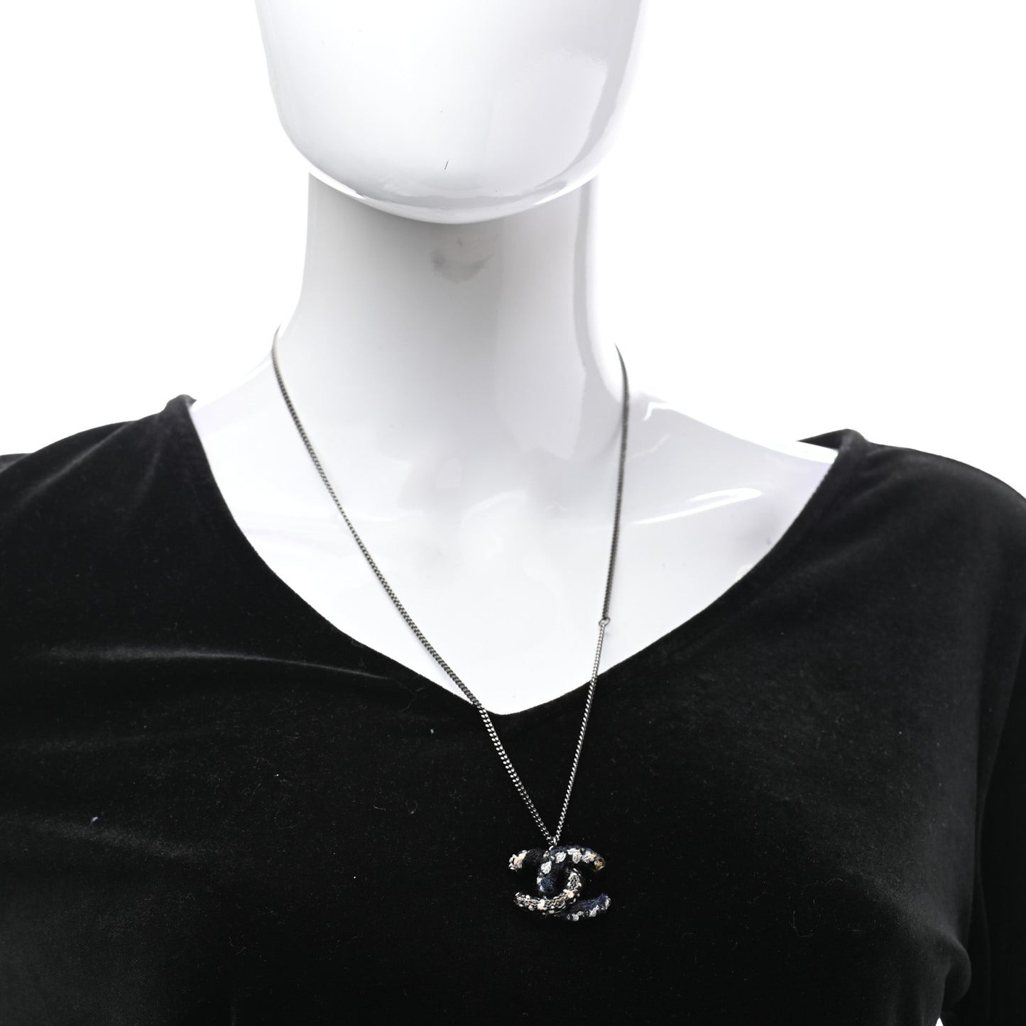 Tweed Ruthenium CC Pendant Necklace Black Silver