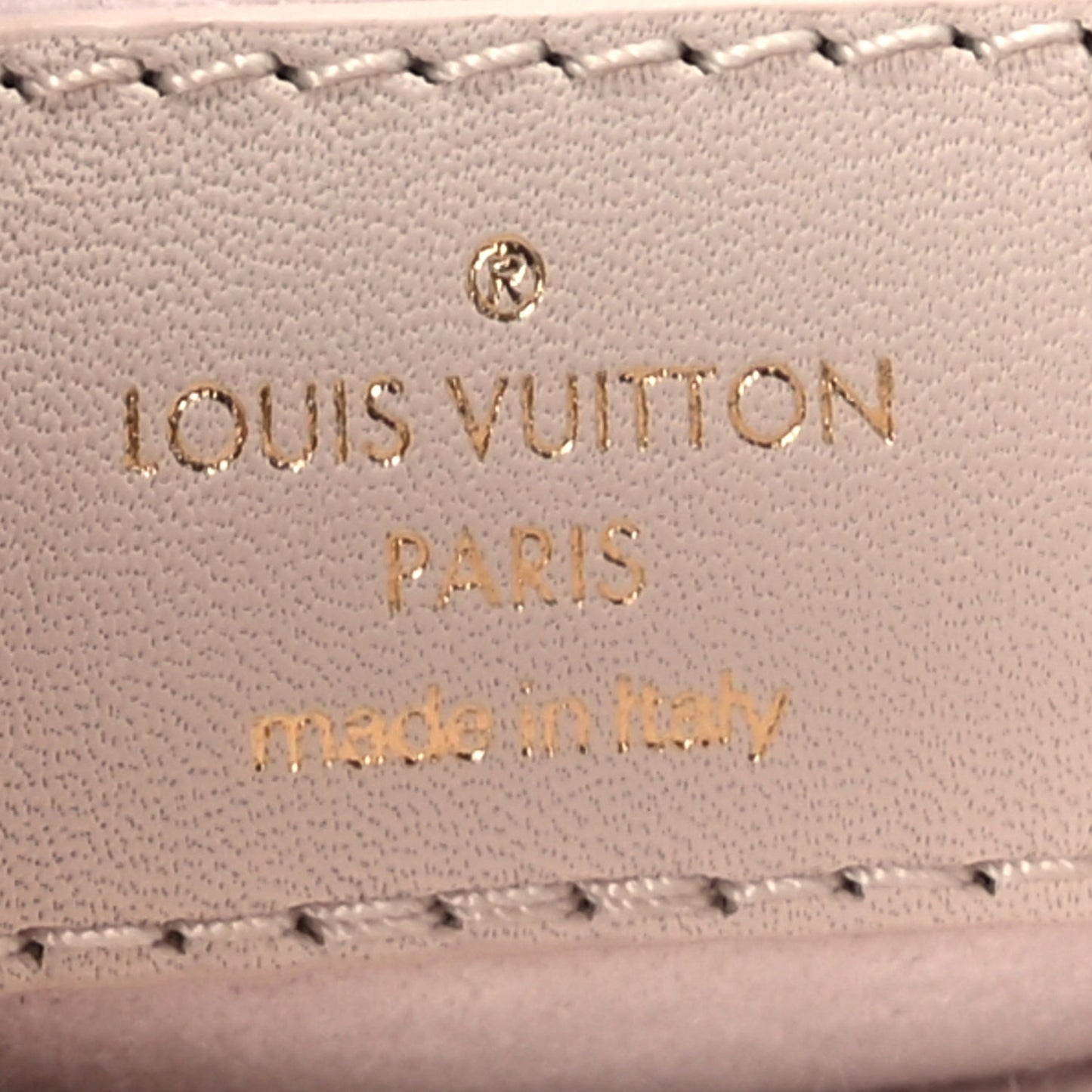 Calfskin New Wave Chain Bag MM NM Ivory