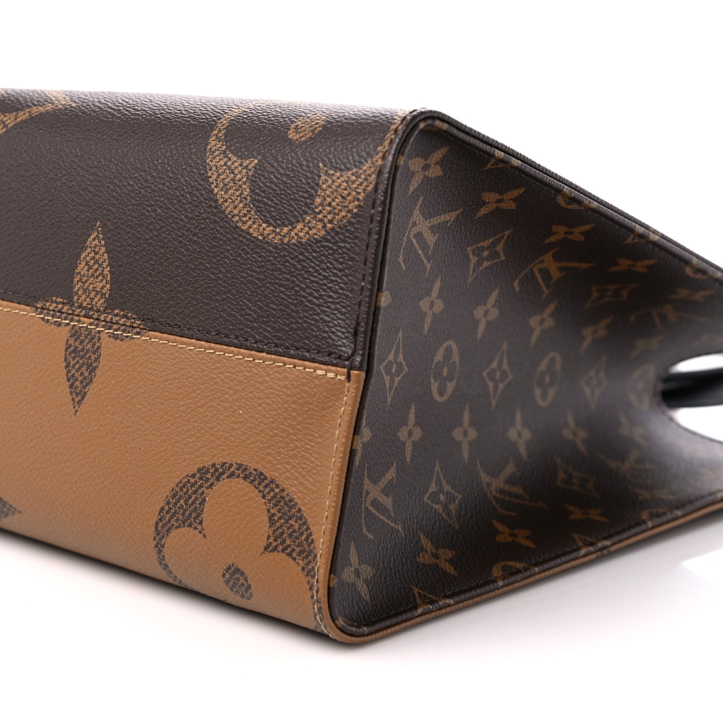 Reverse Monogram Giant Onthego MM