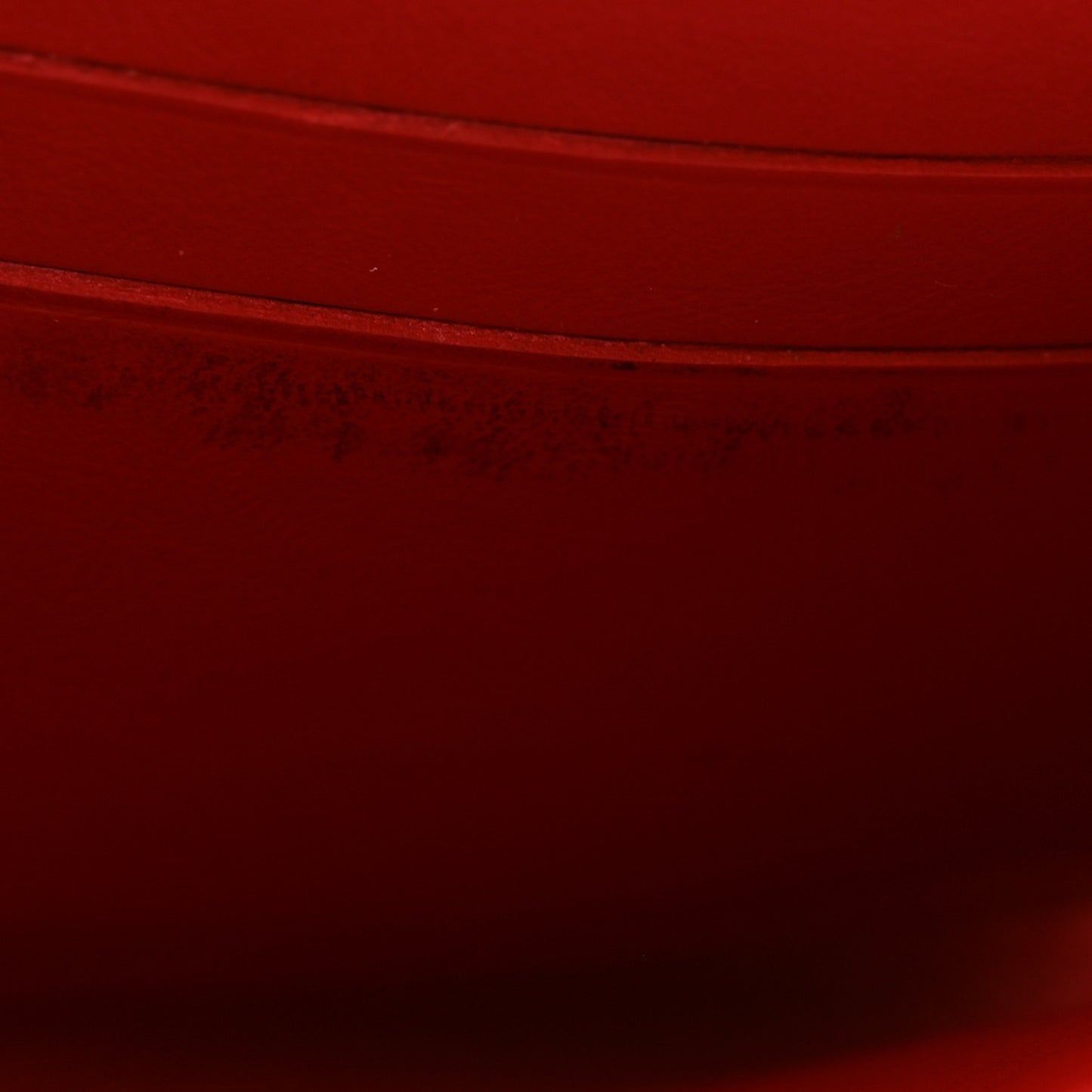 Taurillon Capucines Wallet Rubis