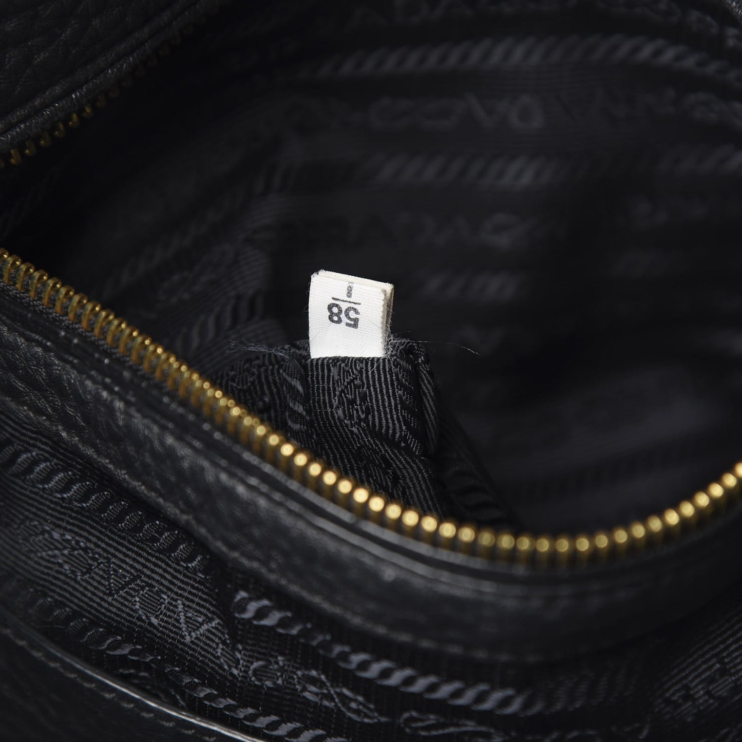 Vitello Daino Side Pocket Tote Black