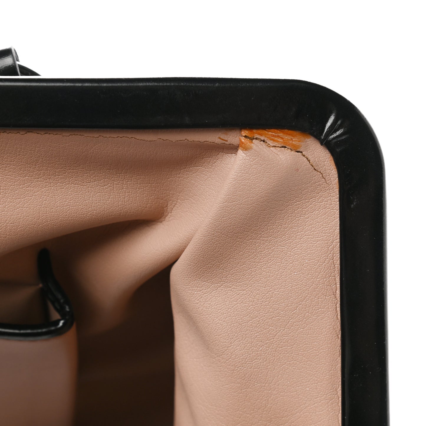 Vernice Kisslock Satchel Black