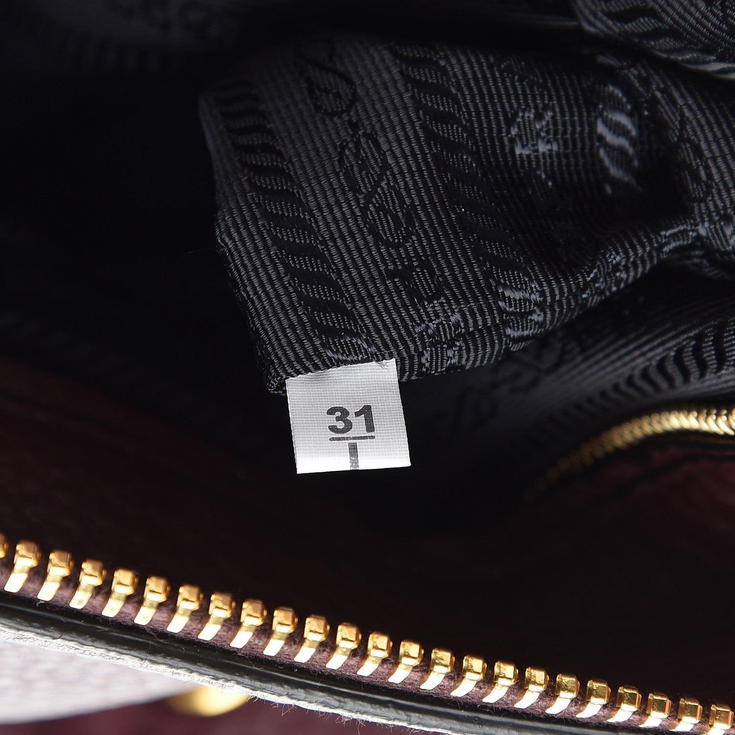 Prada Vitello Daino Hobo Amaranto 7 of 8