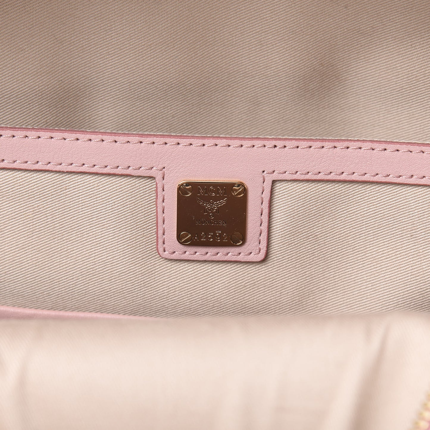 Visetos Small Studded Stark Rabbit Backpack Pink