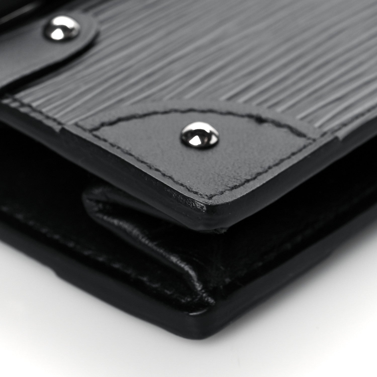 Louis Vuitton Epi Trunk Chain Wallet Black 8 of 9