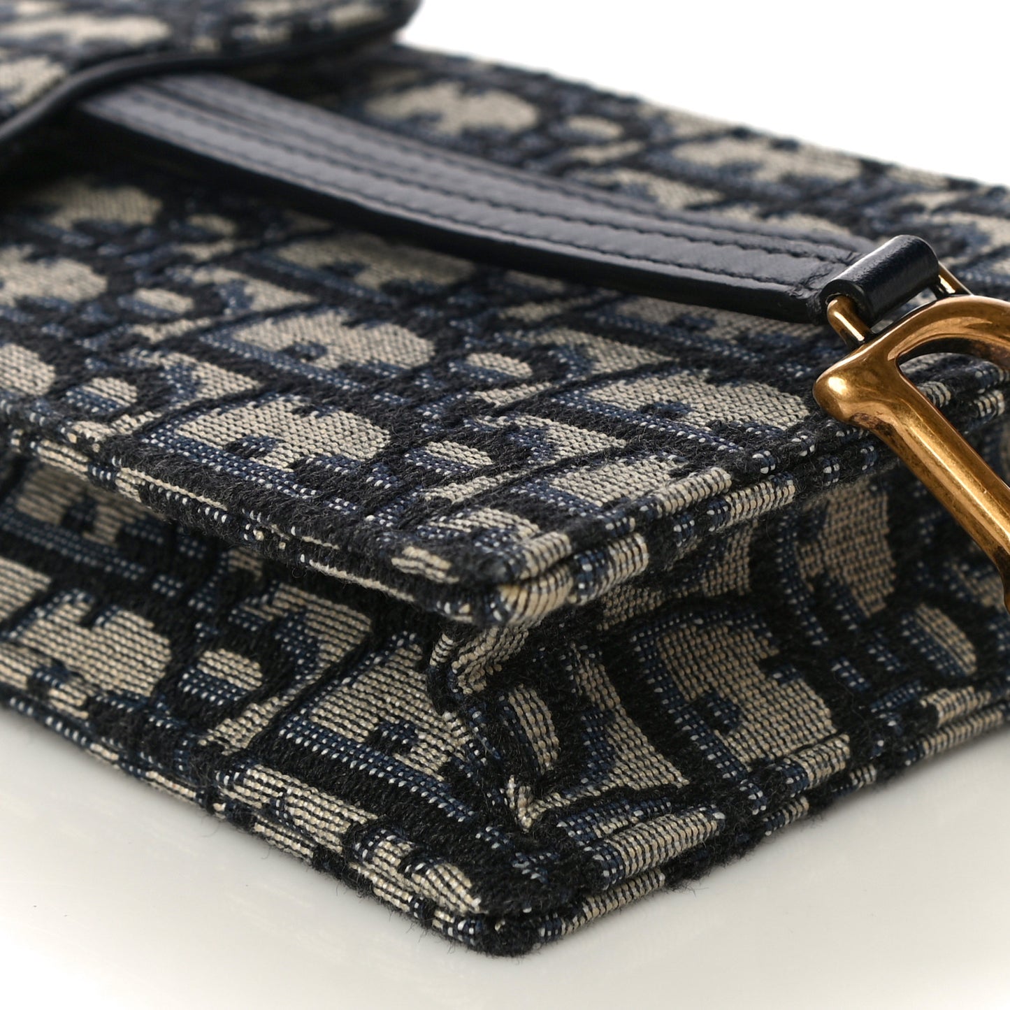 Oblique Vertical Saddle Pouch Blue