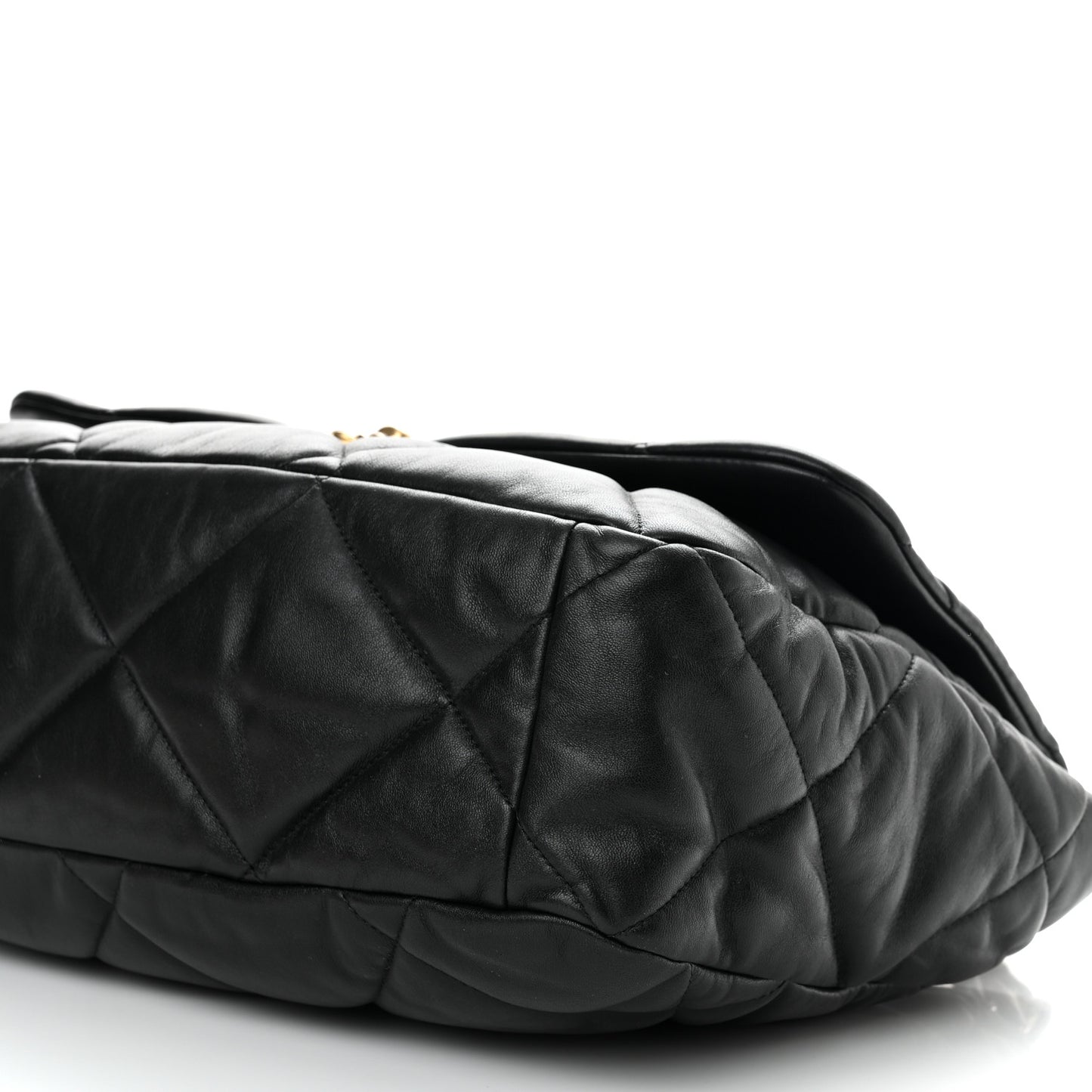 Lambskin Quilted Maxi Chanel 19 Flap Black