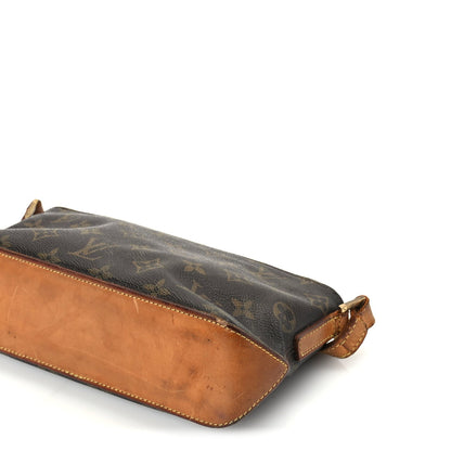 Louis Vuitton Monogram Trotteur 8 of 8