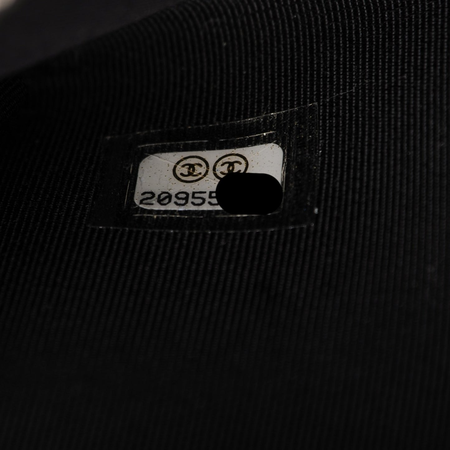 Caviar Quilted Zip Around Phone Holder Black