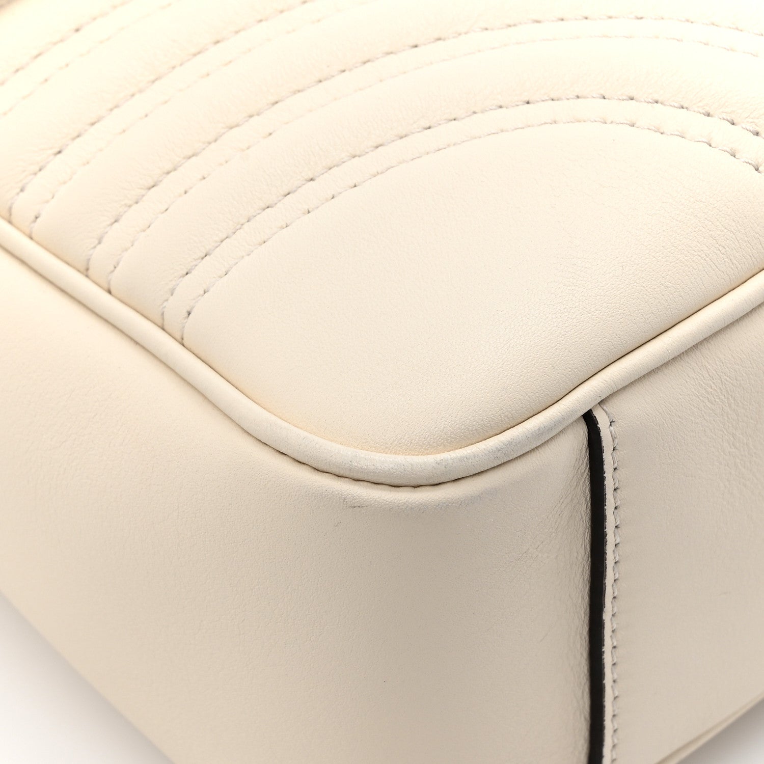 Gucci Calfskin Matelasse Medium GG Marmont Shoulder Bag White 16 of 19