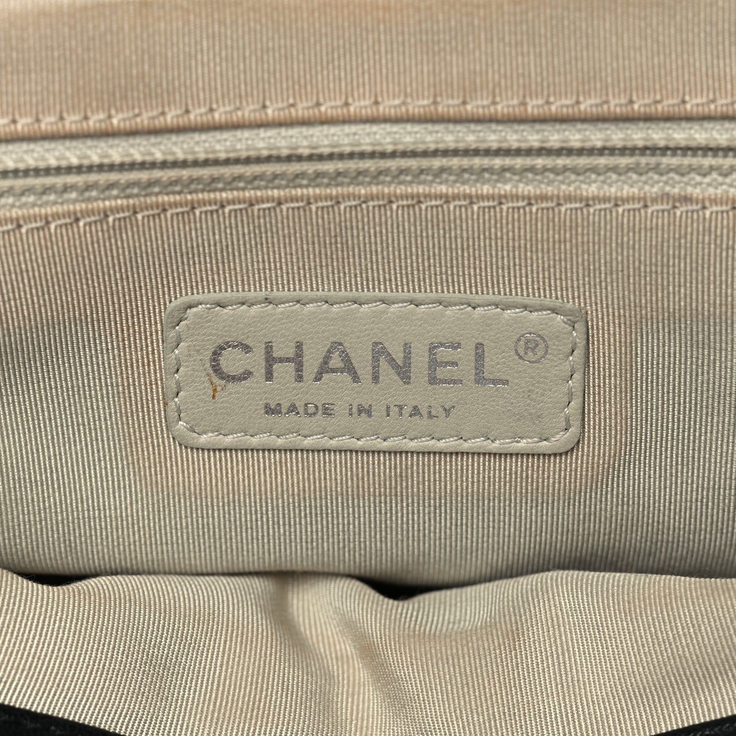 Chanel Washed Lambskin Quilted Medium Chain Around Messenger Black 5 of 10