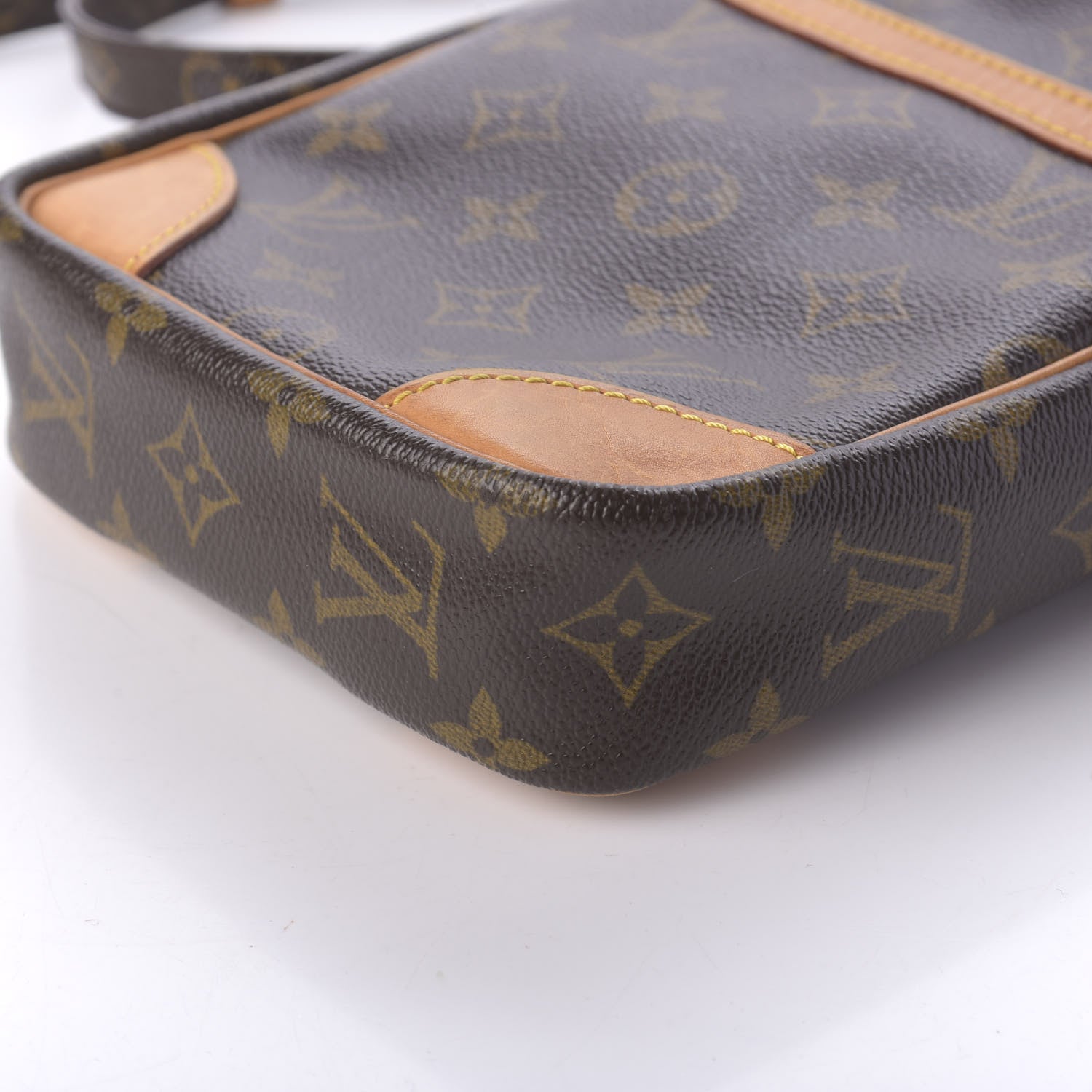 Louis Vuitton Monogram Danube 21 7 of 9