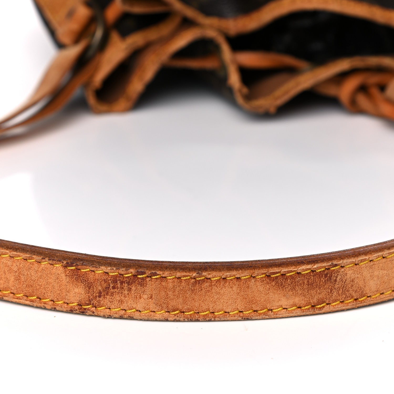 Louis Vuitton Monogram Petit Noe 31 of 32