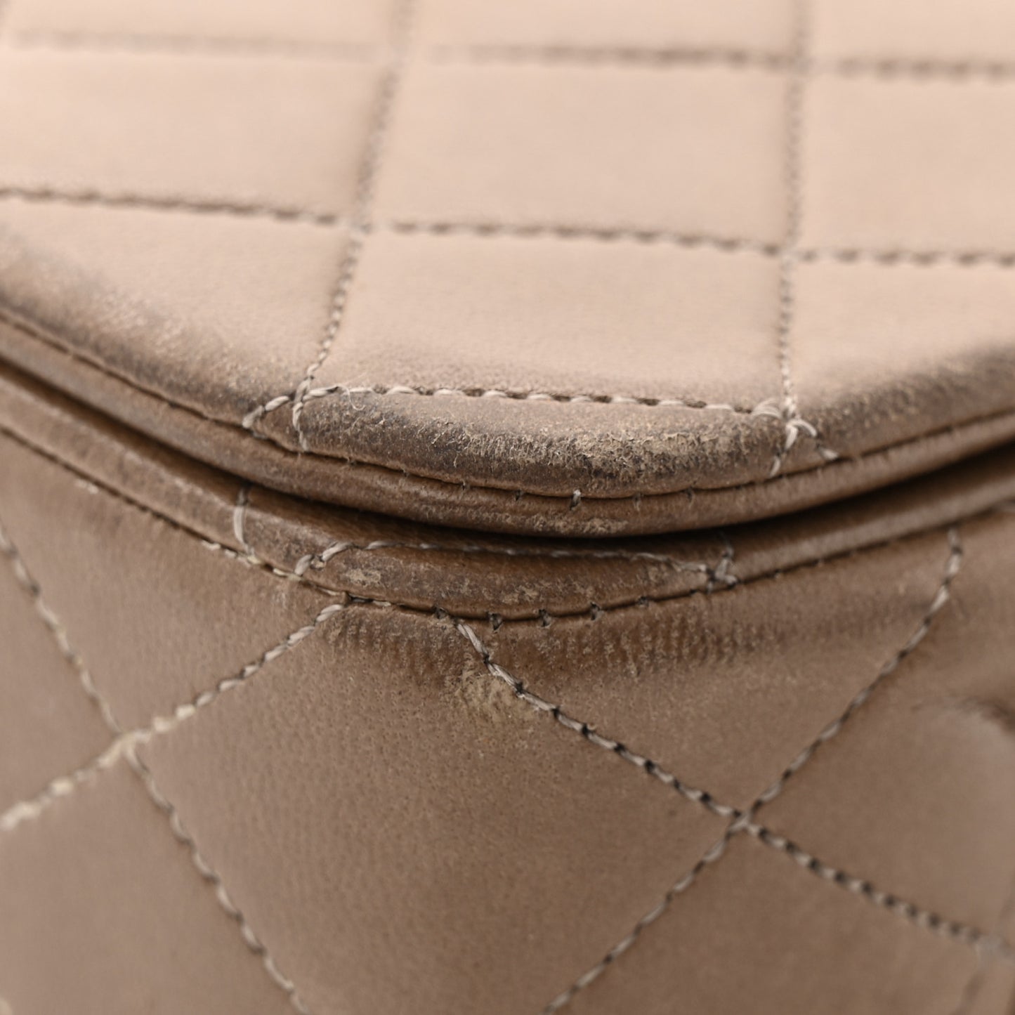 Lambskin Quilted Medium Single Flap Beige