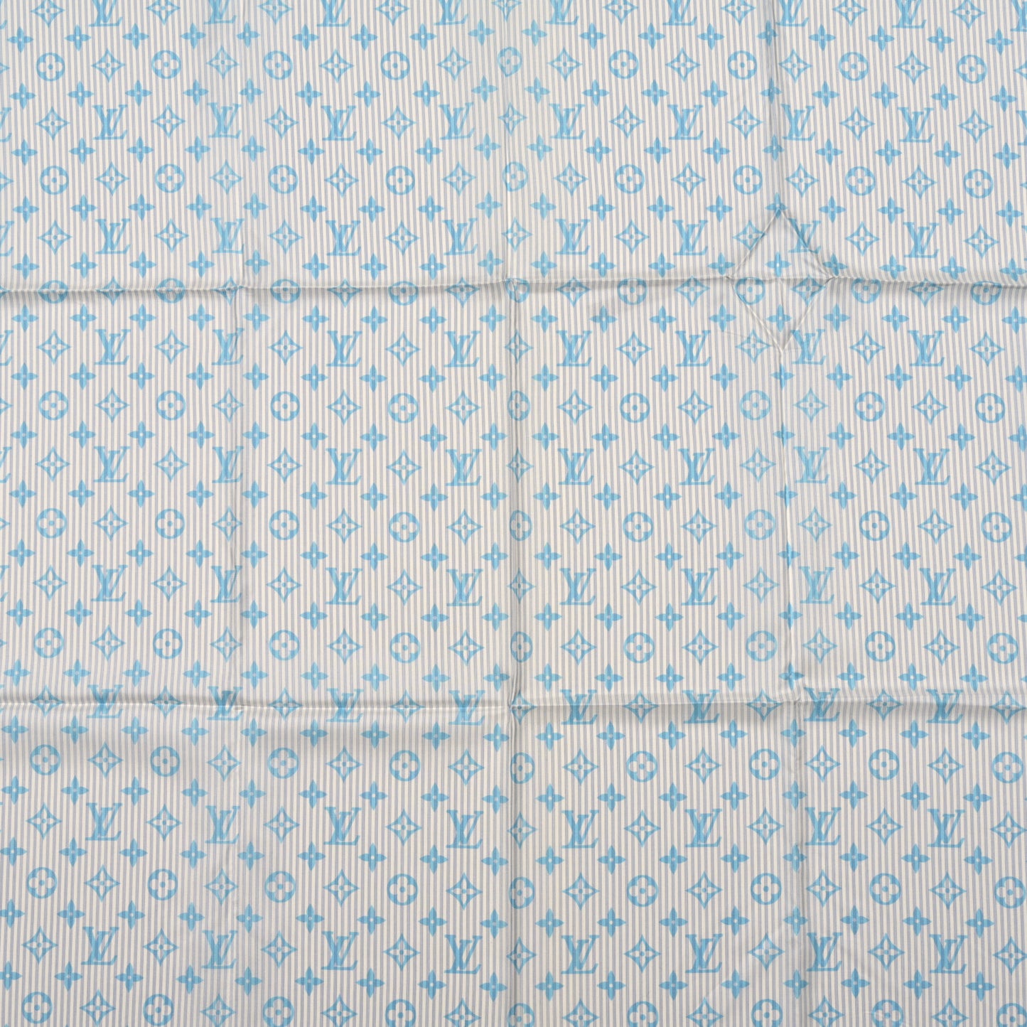 Silk Sur Mesure Shawl Blue