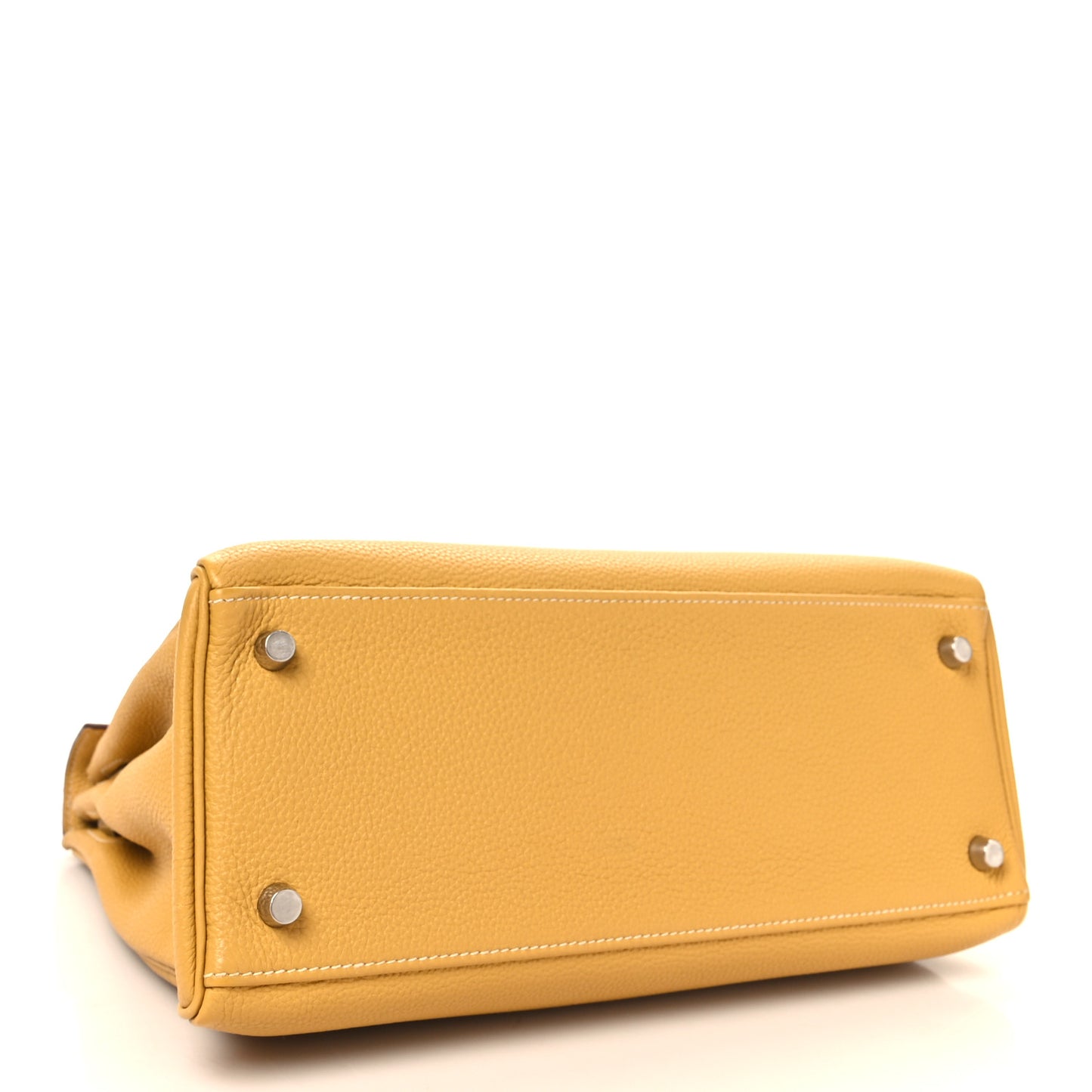 Togo Kelly Retourne 28 Curry