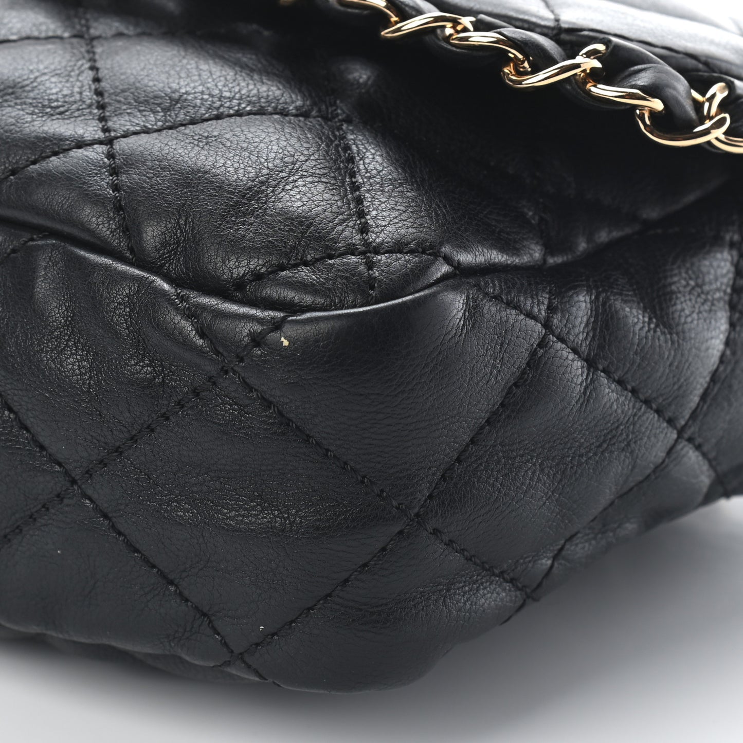 Calfskin Quilted Medium Chain Me Flap Black