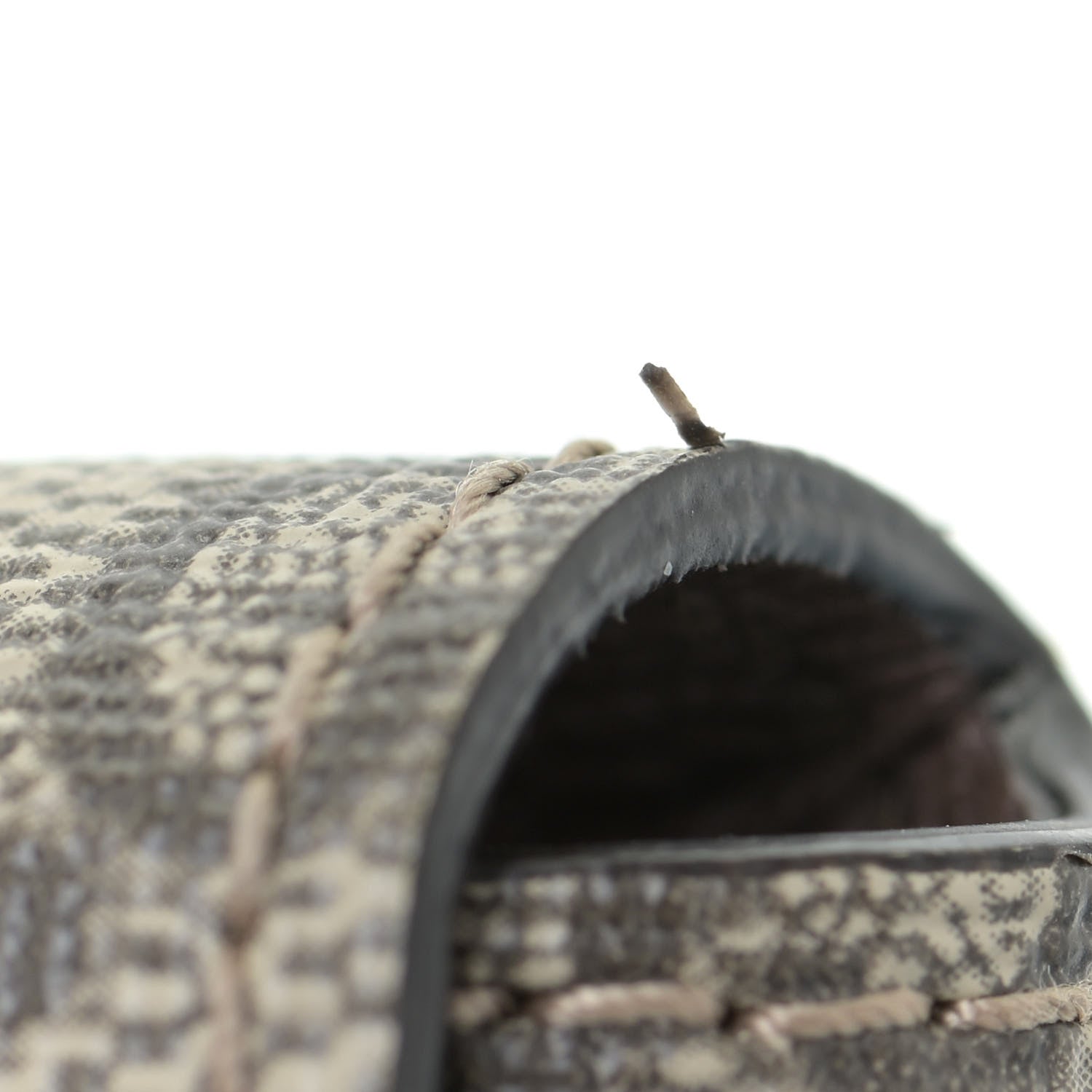 Gucci GG Supreme Monogram Ophidia AirPods Pro Case 9 of 9