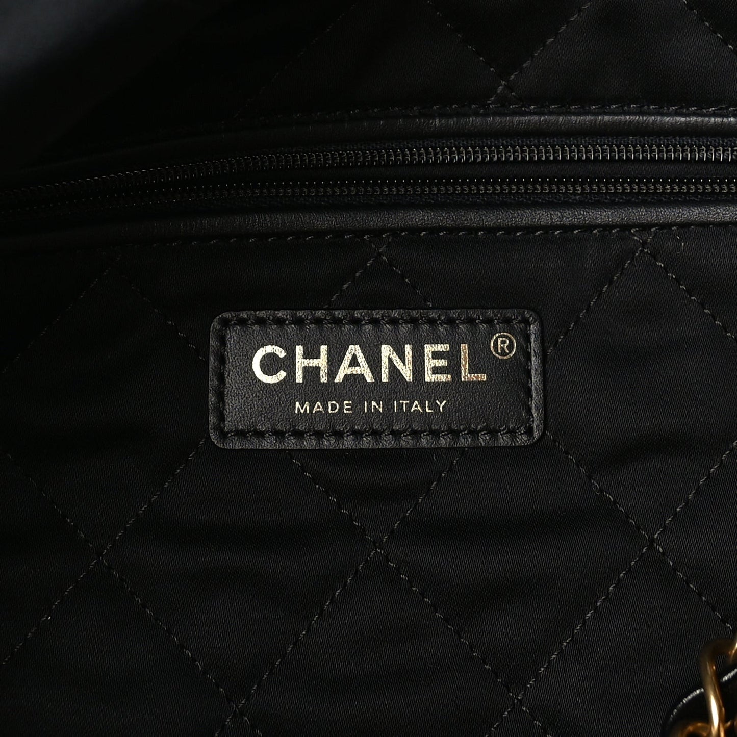 Shiny Calfskin Quilted 22 Black