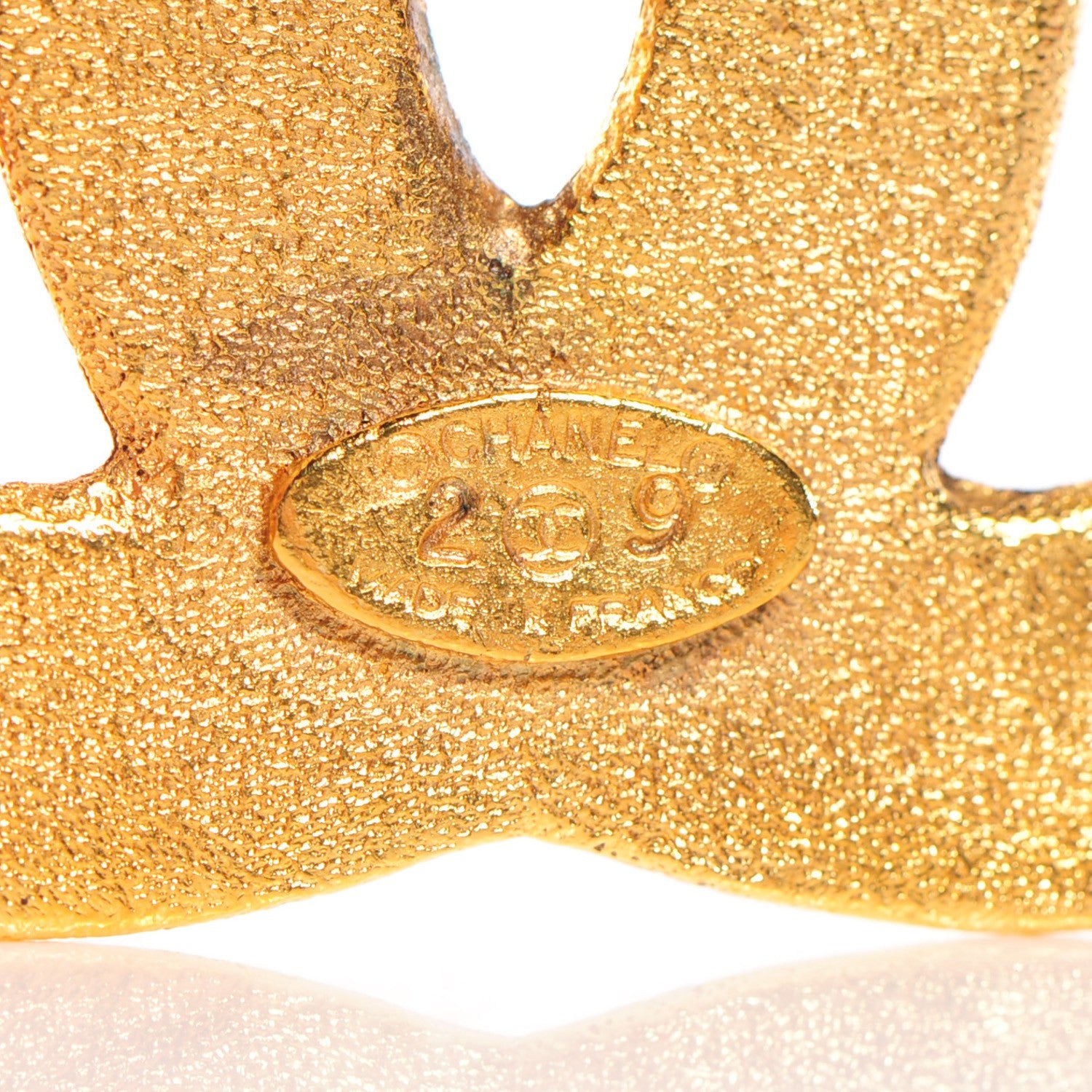 Chanel CC Brooch Gold 6 of 6