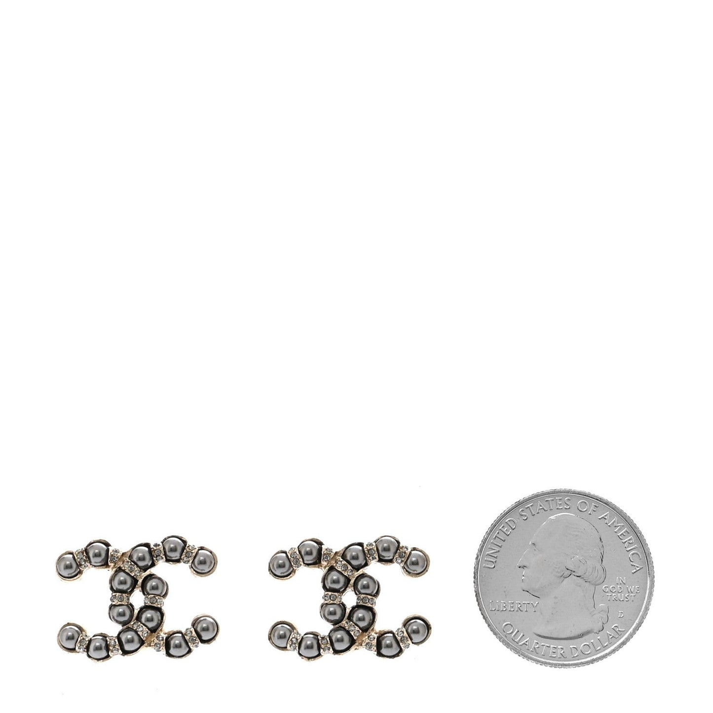 Pearl Crystal Nefertiti CC Earrings Silver Dark Grey