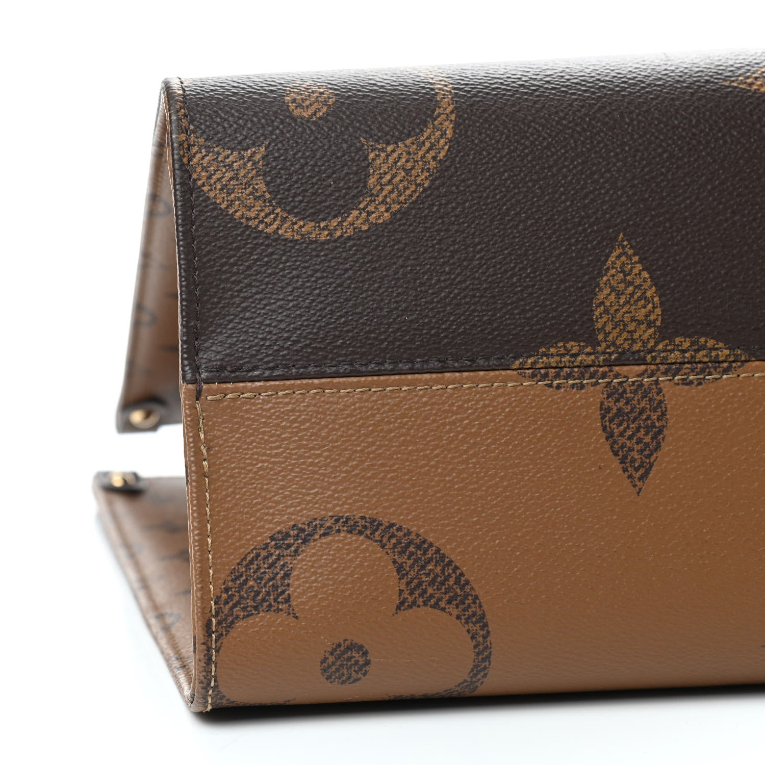 Louis Vuitton Reverse Monogram Giant Onthego MM 6 of 7