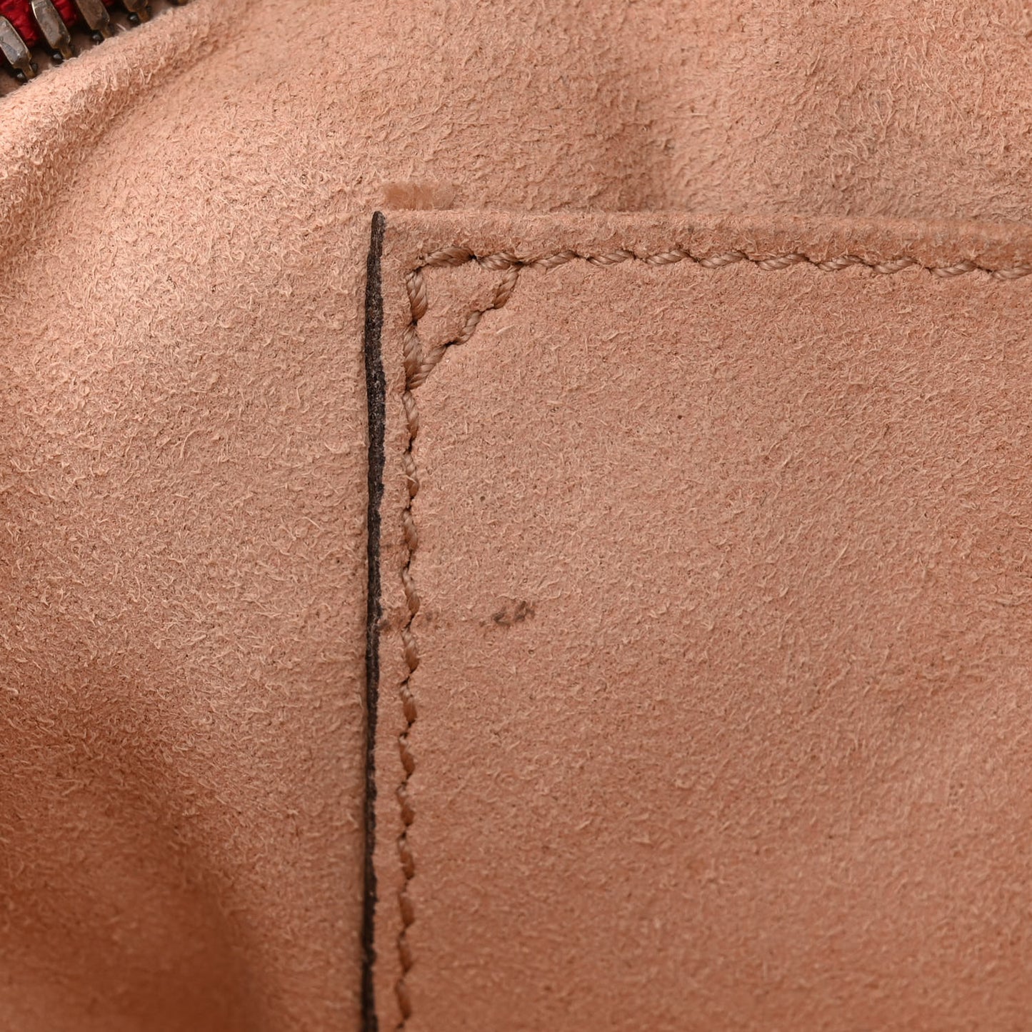 Calfskin Matelasse Small GG Marmont Chain Shoulder Bag Hibiscus Red