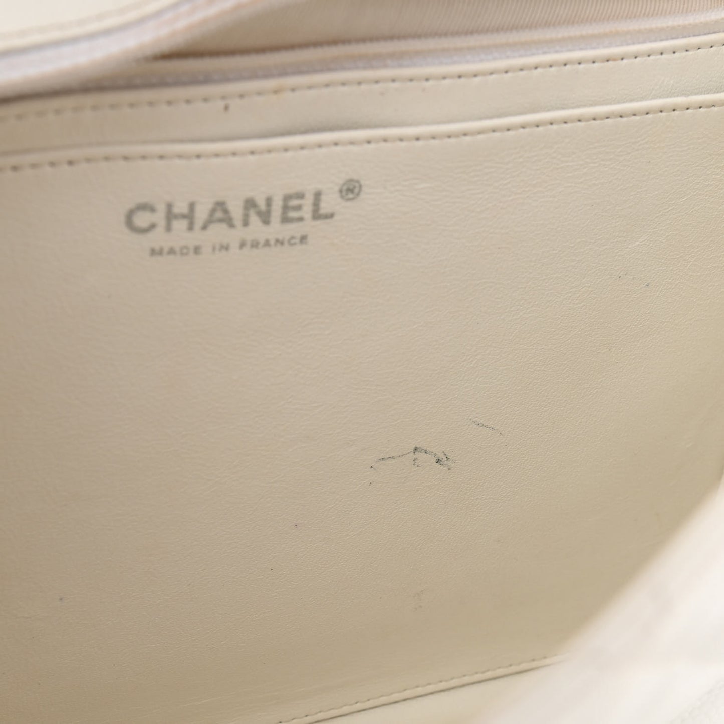 Caviar Quilted Jumbo Single Flap White