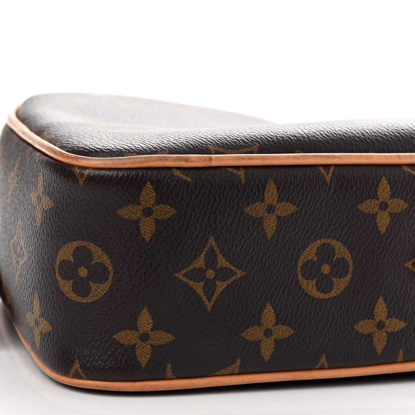 Monogram Game On Coeur