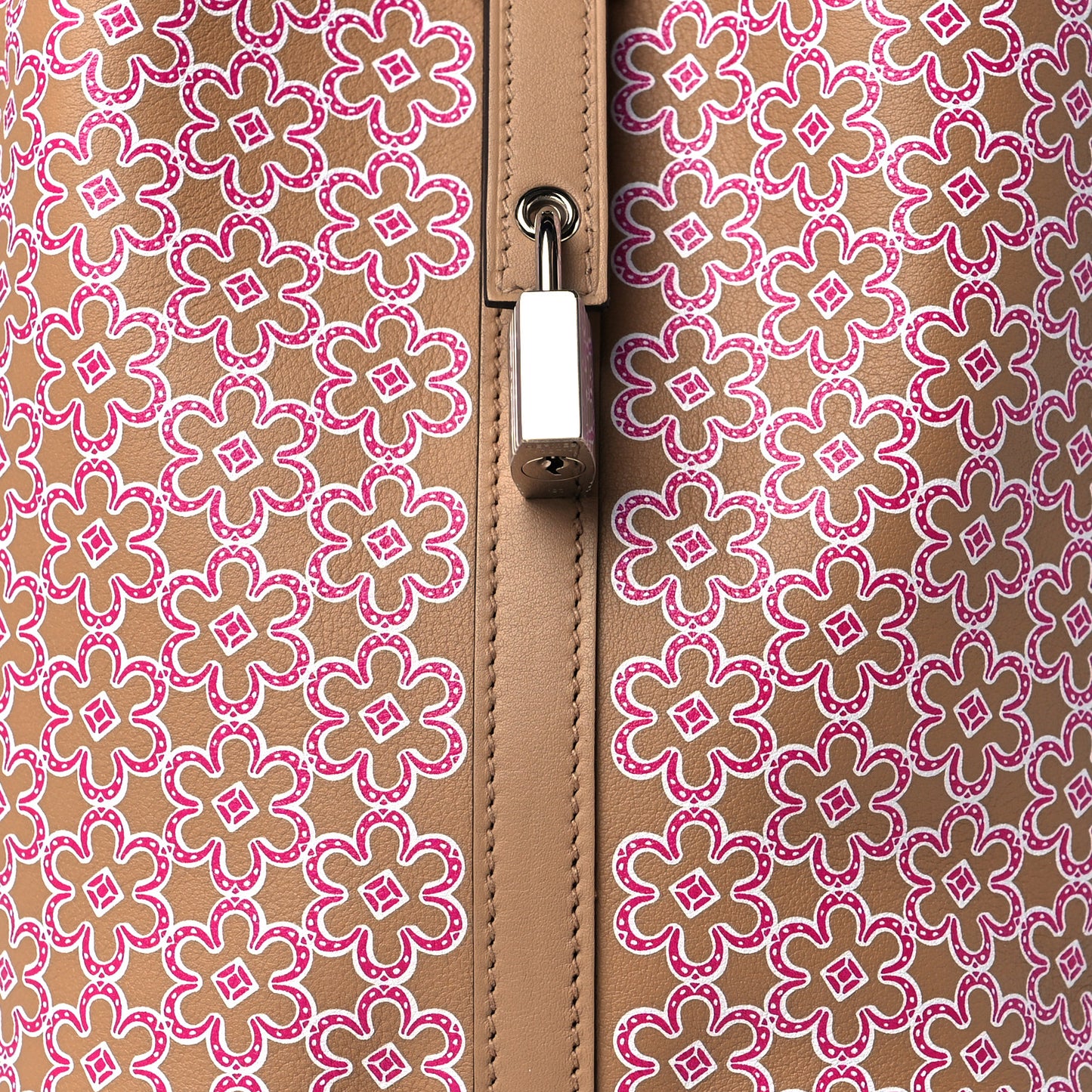 Swift Lucky Daisy Picotin Lock 18 PM Chai Rose White