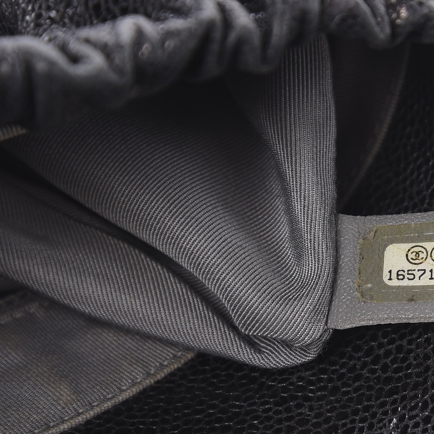 Caviar Quilted Medium Elastic Flap Black