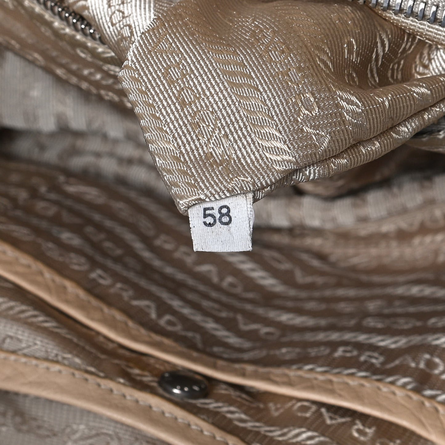 Vitello Daino Bowler Bag Quarzo