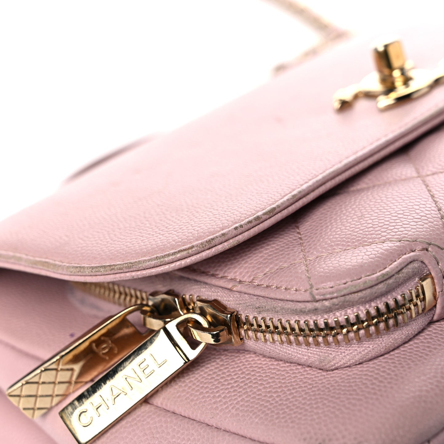 Caviar Quilted Medium Business Affinity Flap Light Pink