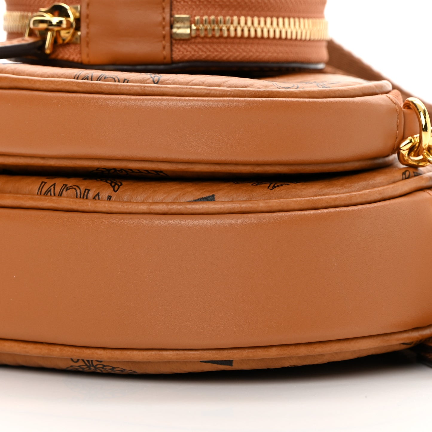 Visetos Small Aren Multifunction Crossbody Pouch Cognac