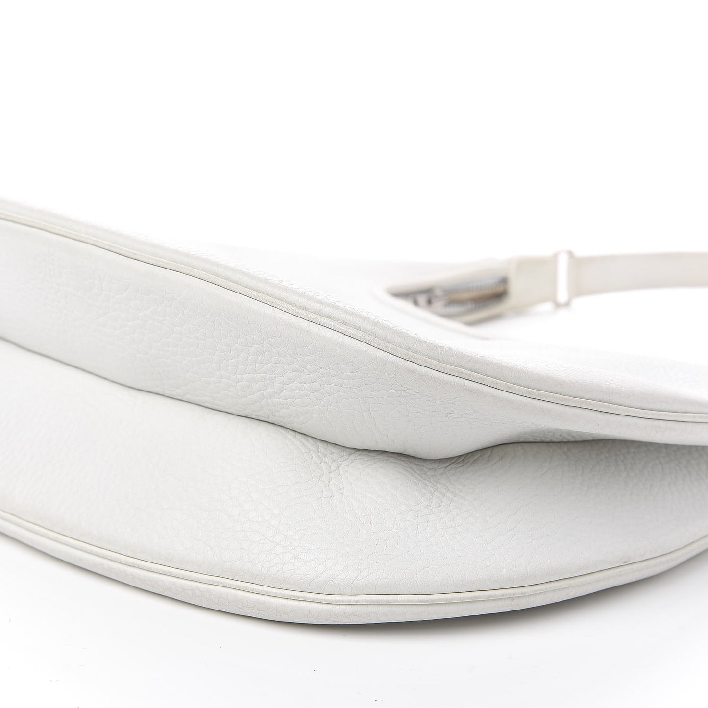 Taurillon Clemence Gao White